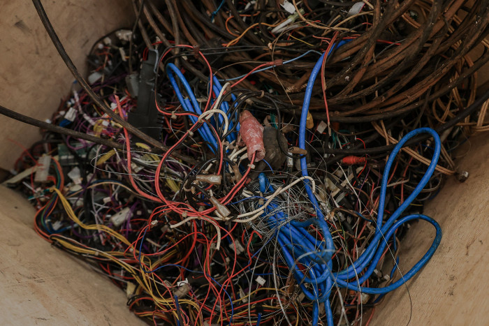 Logam Penting Senilai Ratusan Triliun dari Limbah Elektronik Terbuang Sia-sia
