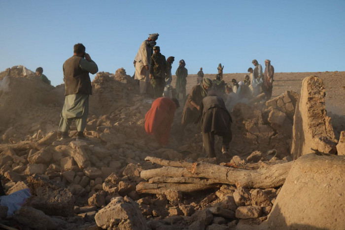 Gempa Dahsyat Guncang Afghanistan Barat, Lebih dari 100 Orang Tewas