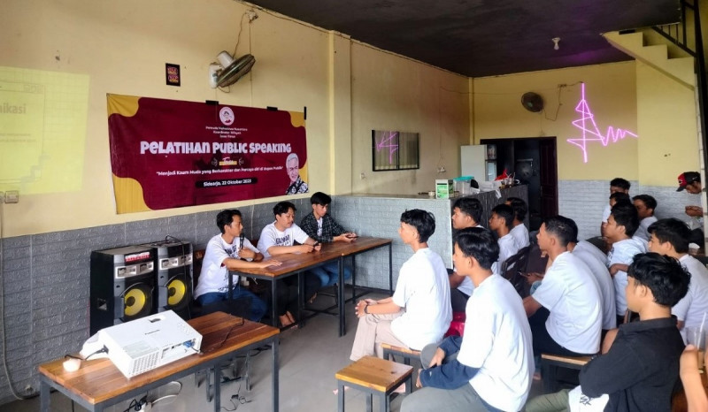 Pemuda Mahasiswa Nusantara Adakan Pelatihan Public Speaking untuk Milenial