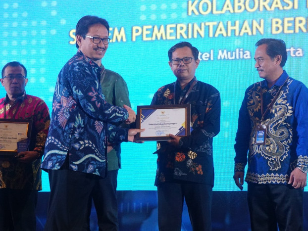 Pemkab Bojonegoro Terima Penghargaan dari Kemenkominfo