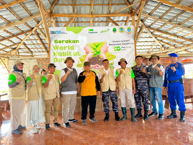 Peringati Word Habitat Day, Pegadaian Tanam 10 Ribu Pohon di Area Pantai Cirebon