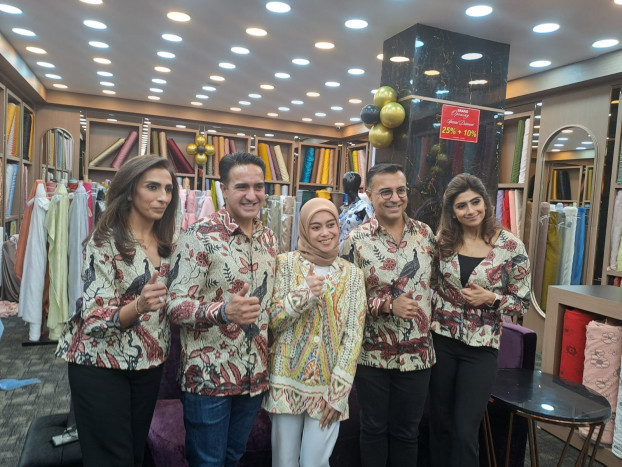 Lesti Kejora Hadiri Grand Opening Motifs Textile & Tailor di Summarecon Bekasi