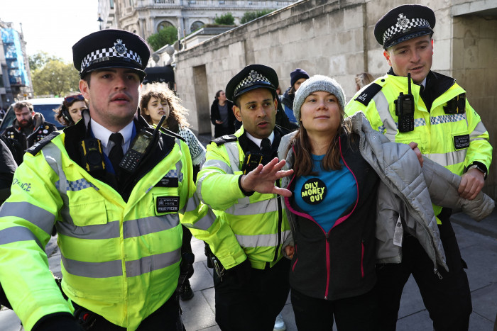 Polisi Tahan Greta Thunberg Saat Demonstrasi Perubahan Iklim di London