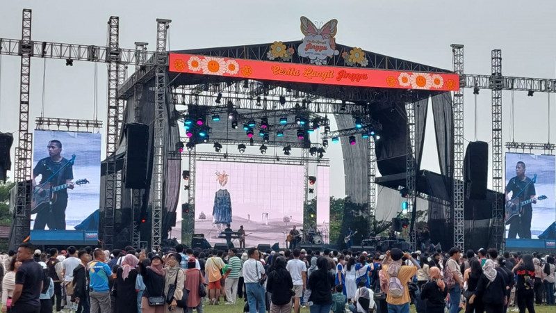 Festival Musik ‘Cerita Langit Jingga' Disambut Meriah di Stadion Pakansari, Bogor