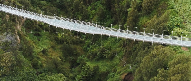 Jembatan Kaca Seruni Point Jadi Destinasi Wisata Baru Kawasan Bromo