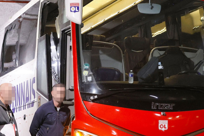 Bus Lyon Dilempari Batu, Laga di Kandang Marseille Ditunda