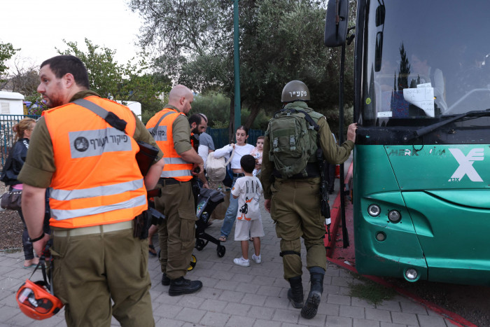 Duel Israel dan Hizbullah Makin Sengit, Netanyahu Evakuasi Warganya