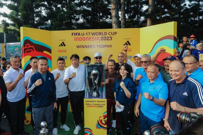 Setelah Jakarta Trofi Piala Dunia U-17 Dipamerkan Di Kota Bandung