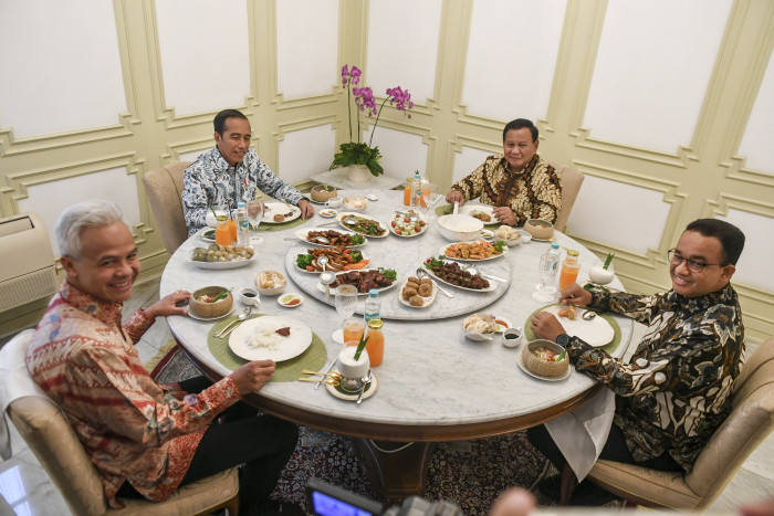 Makan Siang Jokowi Bersama Tiga Bacapres Belum Buktikan Netralitas Presiden
