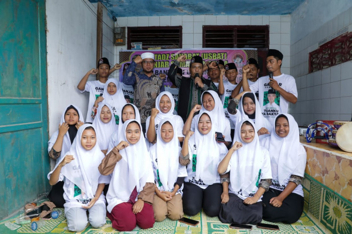 Dukung Kreativitas Remaja Masjid, Sukarelawan Ini Beri Bantuan Alat Musik Nasyid