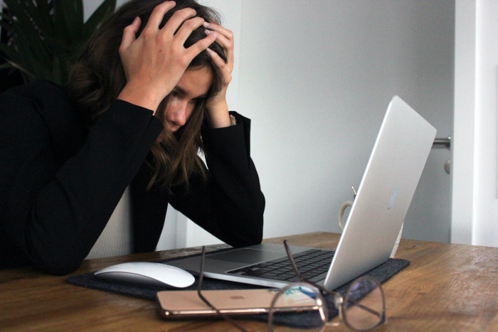 Stres di Lingkungan Kerja Memengaruhi Kesehatan Mental dan Turunkan Produktivitas