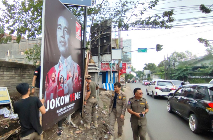 Bawaslu Lembang dan Satpol PP Tertibkan Alat Peraga Sosialisasi