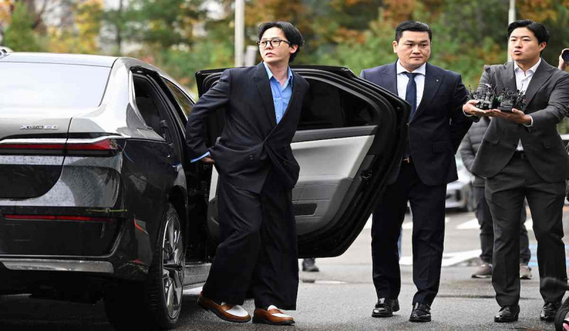 Mobil BMW Seri i7 xDrive 60 yang Digunakan G-Dragon ke Kantor Polisi Laku Keras