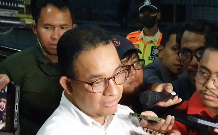 Anies Nilai Kendaraan Listrik Efisien di Transportasi Umum