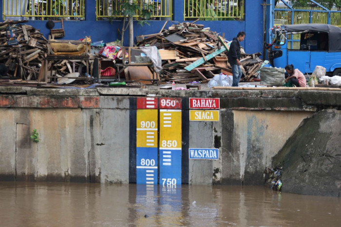Jakarta Hujan Deras Semalaman, Kali Pesanggrahan Siaga 3