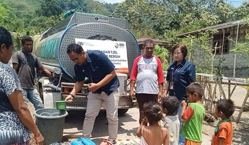 BRI Cabang Maumere Salurkan 250 Ribu Liter Air Bersih untuk Bantu Masyarakat di Daerah Kekeringan