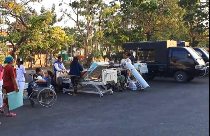 Gempa M 6,6 Guncang Kota Kupang, Pasien Rumah Sakit Berhamburan Keluar