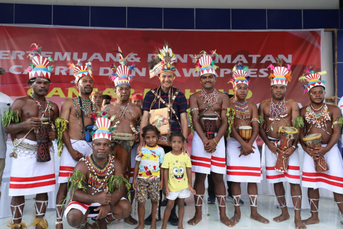 Temui Tokoh Adat, Ganjar Bahas Perkembangan Bumi Cendrawasih 