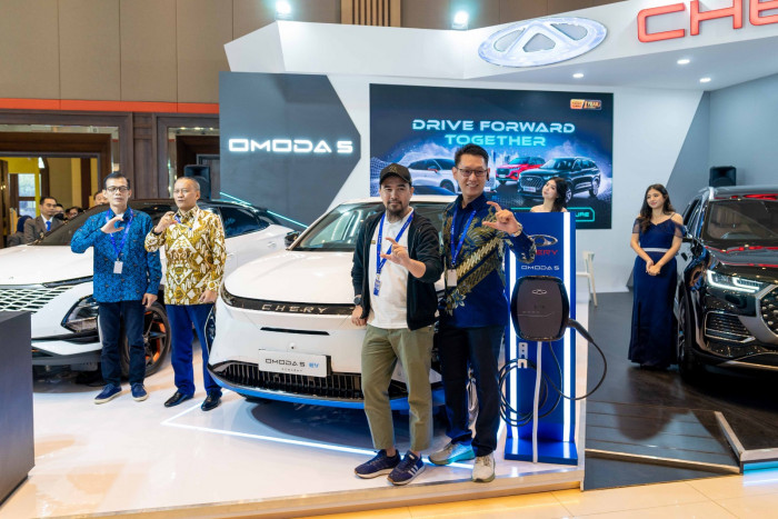 Mobil Futuristik Chery Semarakkan GIIAS Bandung