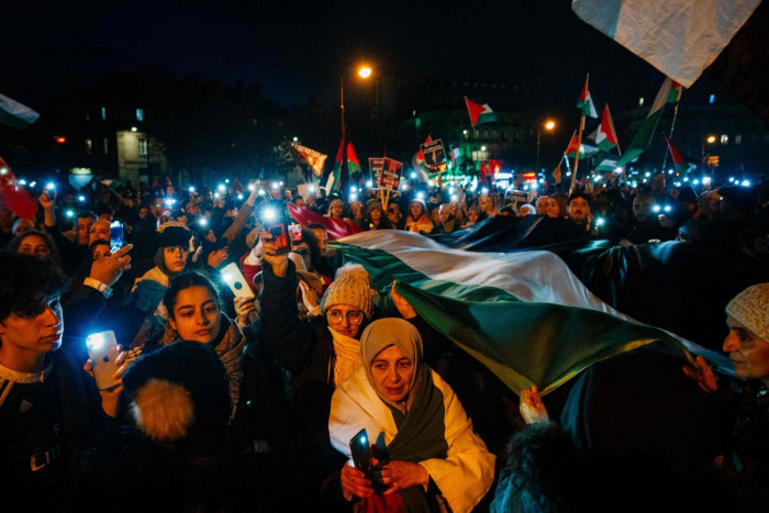 Pengunjuk Rasa Paris Serukan Gencatan Senjata di Gaza