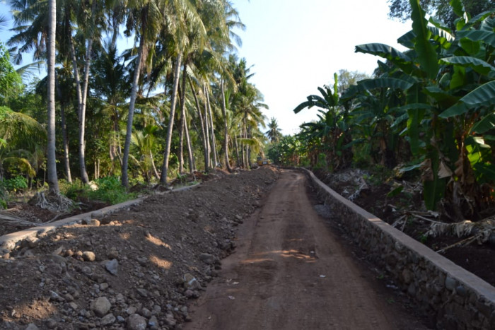 Proyek Pengerjaan Ruas Jalan Mulobahang-Walang Bermasalah