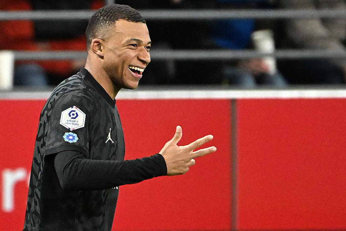 Hat-Trick Mbappe Antar PSG ke Puncak Ligue 1