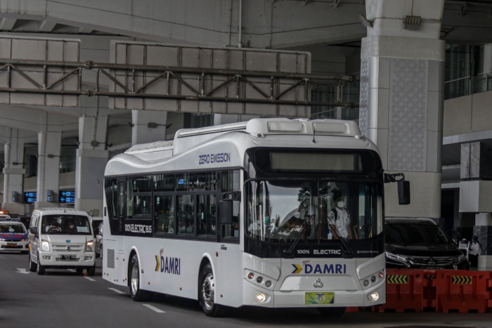 Damri Uji Coba Rute Stasiun KA Cepat Halim-Bandara Soetta