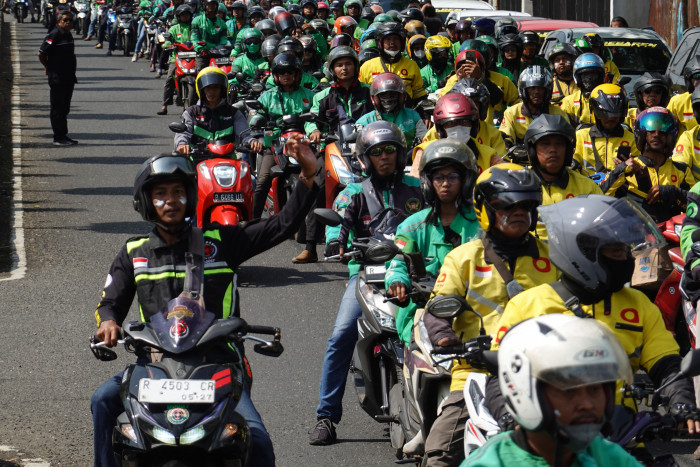 Ojol Kota Cirebon Gelar Aksi Damai Bela Palestina