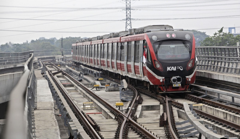 LRT Jabodebek Bermasalah, DPR Kritik Pedas Kereta Buatan Inka
