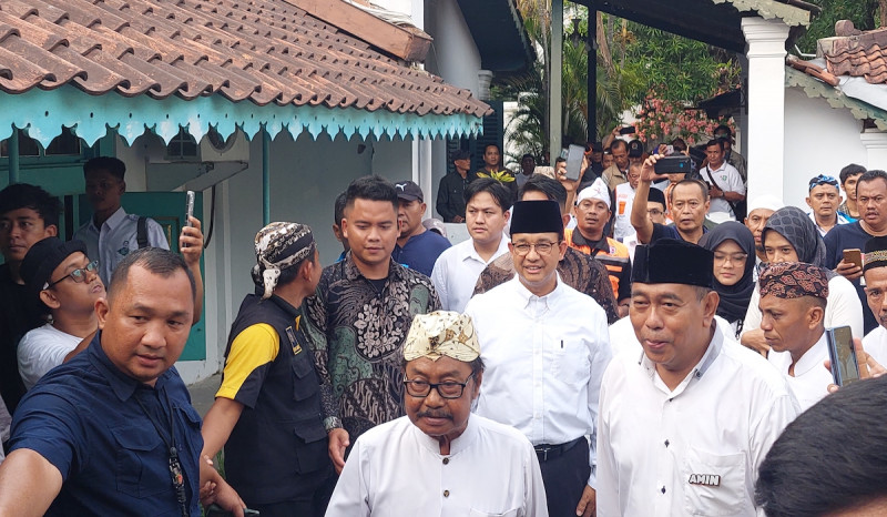 Anies Baswedan Kunjungi Keraton Kesepuhan Cirebon