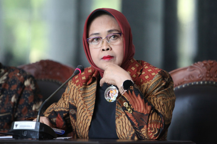 Hakim Konstitusi Enny Nurbaningsih Dikukuhkan Sebagai Guru Besar UGM