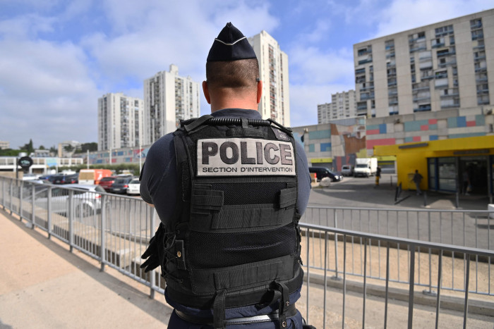 Prancis Kerahkan 90 Ribu Polisi Amankan Perayaan Malam Tahun Baru