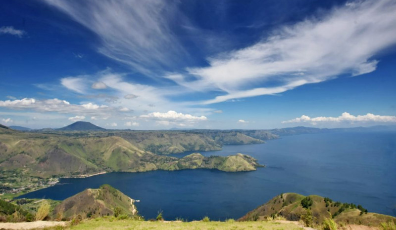4 Fakta Menarik di Balik Keindahan Danau Toba, Danau Vulkanik Terbesar di Dunia!
