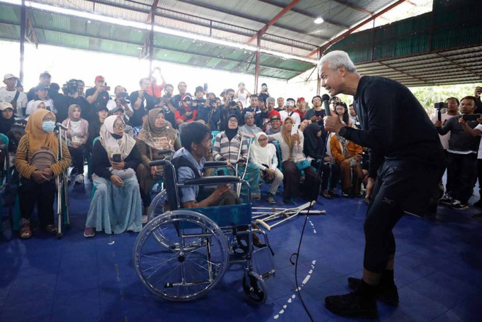 Ganjar Pranowo Sapa Penyandang Disablitras di Mataram