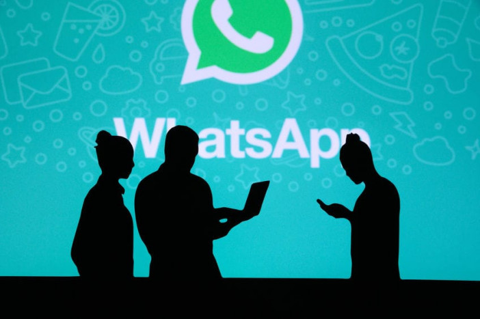 WhatsApp Kembangkan Fitur Stories, Bisa Dibagikan ke Instagram