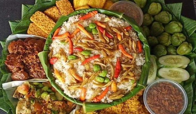 Gampang! Inilah 4 Cara Membuat Nasi Liwet, Bisa Dikukus hingga Pakai Rice Cooker