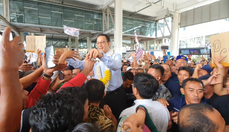 Siap Kampanye di Sumatra Utara, Anies Disambut Ibu-ibu