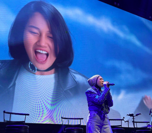 Melly Goeslaw Duet dengan Nike Ardilla Lewat Lagu 