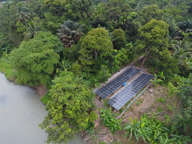 Grup Mind ID Bantu Tingkatkan Panen Petani dengan Membangun PLTS