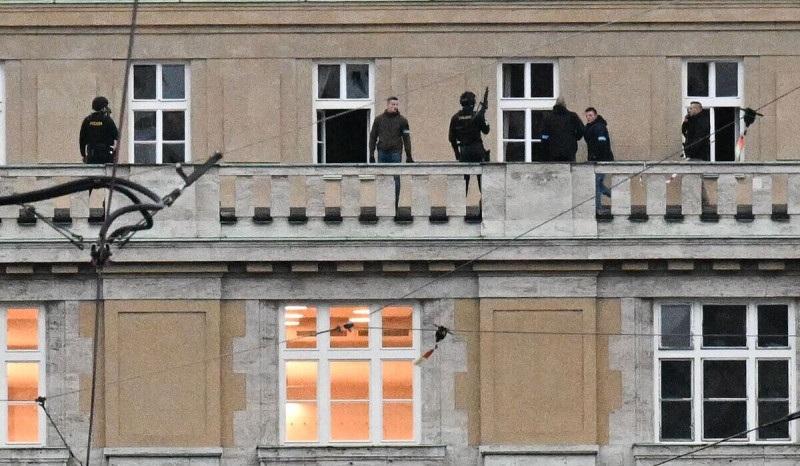 Penembakan Massal di Universitas Charles Praha Tewaskan 14 Orang