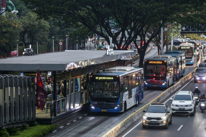 Stiker Caleg di Bangku Bus, Transjakarta Diminta Proaktif Koordinasi dengan Bawaslu