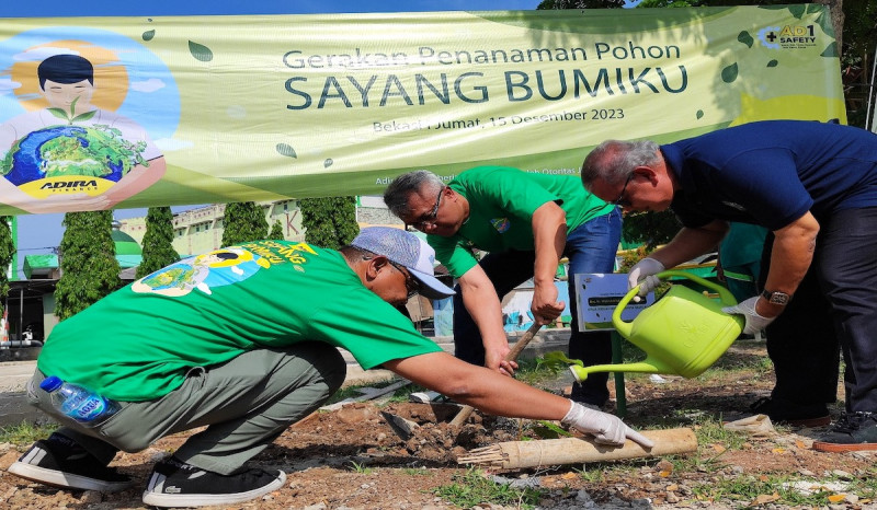 Adira Finance Bantu Tanam 2.620 Pohon, Salah Satu Lokasinya di Bekasi