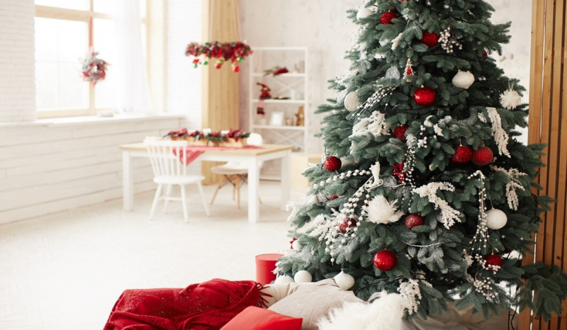 Inspirasi Dekorasi Natal di Ruang Tamu Bikin Suasana Meriah