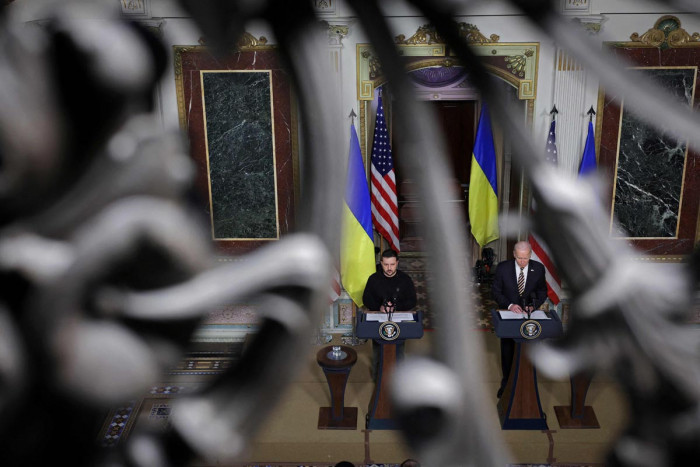 AS Berikan Paket Bantuan Militer Terakhir untuk Ukraina