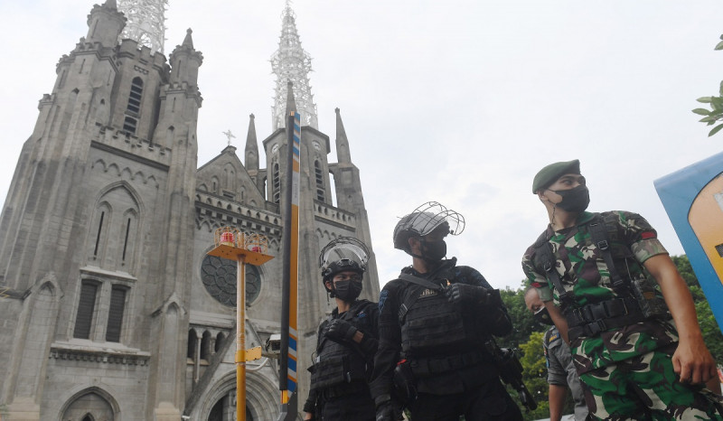 Polres Jakarta Barat Terjunkan Tim Gegana Sterilisasi 185 Gereja