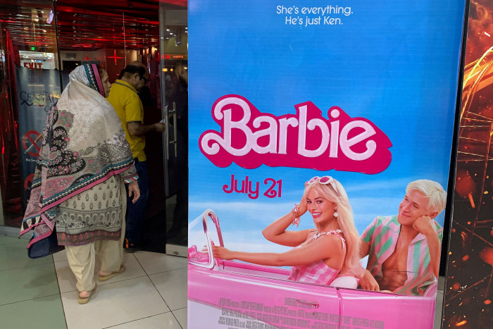Film Barbie dan Serial Succession Dominasi Nominasi Golden Globe 2024