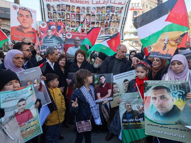 Tentara Israel Tangkap Anggota Parlemen Senior Palestina Khalida Jarrar