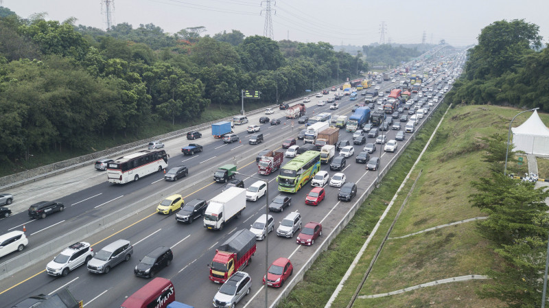 69.930 Kendaraan Tinggalkan Jakarta via Tol Cikampek Utama