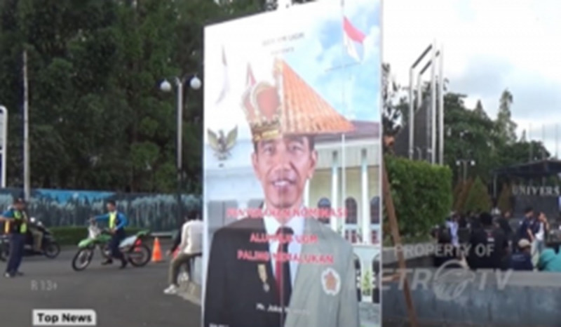 Istana Tanggapi Banner Jokowi Alumnus UGM Paling Memalukan
