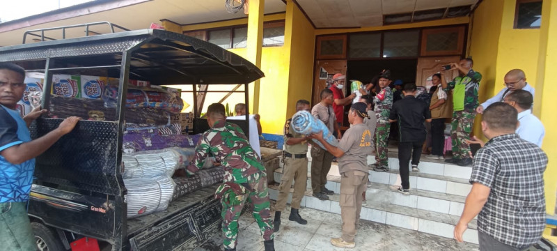 Pegadaian Cabang Larantuka Santuni Korban Terdampak Erupsi Gunung Lewotobi Laki-Laki